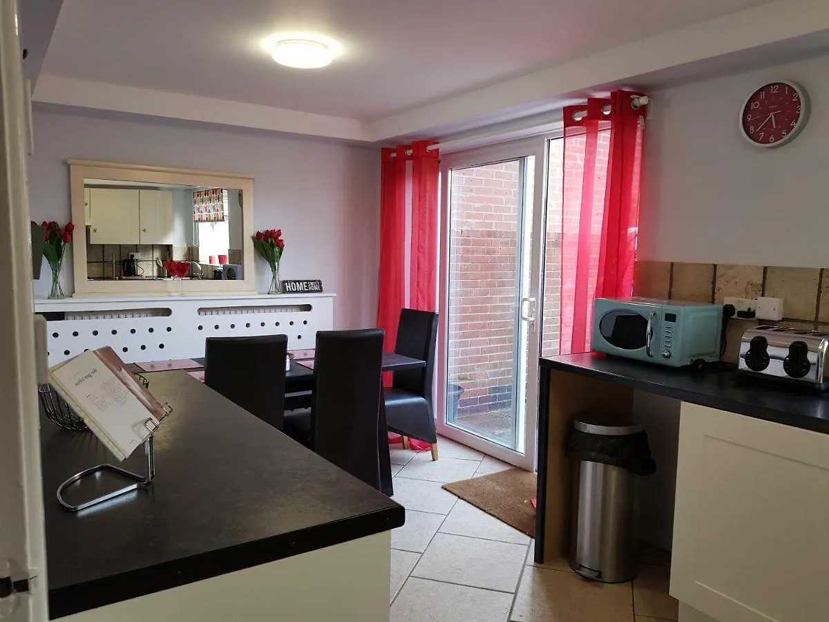 Penllech House - Huku Kwetu Notts - 3 Bedroom Spacious Lovely And Cosy With A Free Parking- Affordable And Suitable To Group Business Travellers Ноттингем 0*,  Великобритания