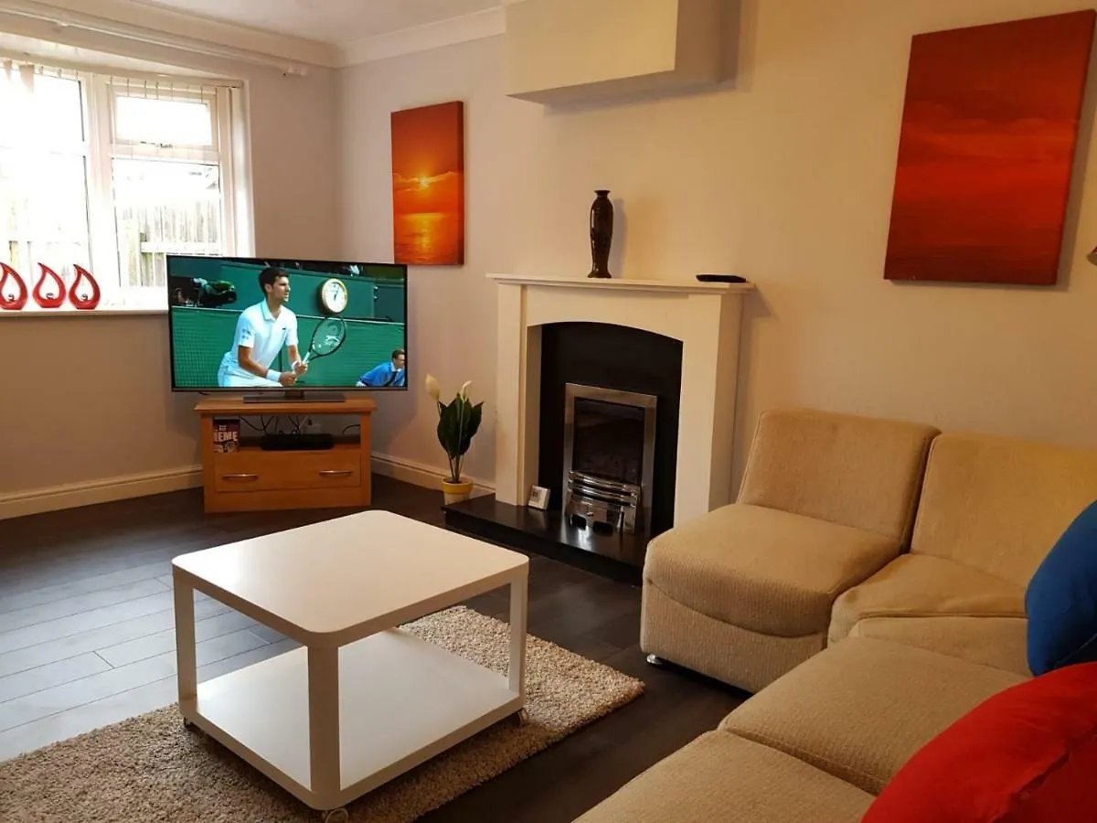 Penllech House - Huku Kwetu Notts - 3 Bedroom Spacious Lovely And Cosy With A Free Parking- Affordable And Suitable To Group Business Travellers Ноттингем