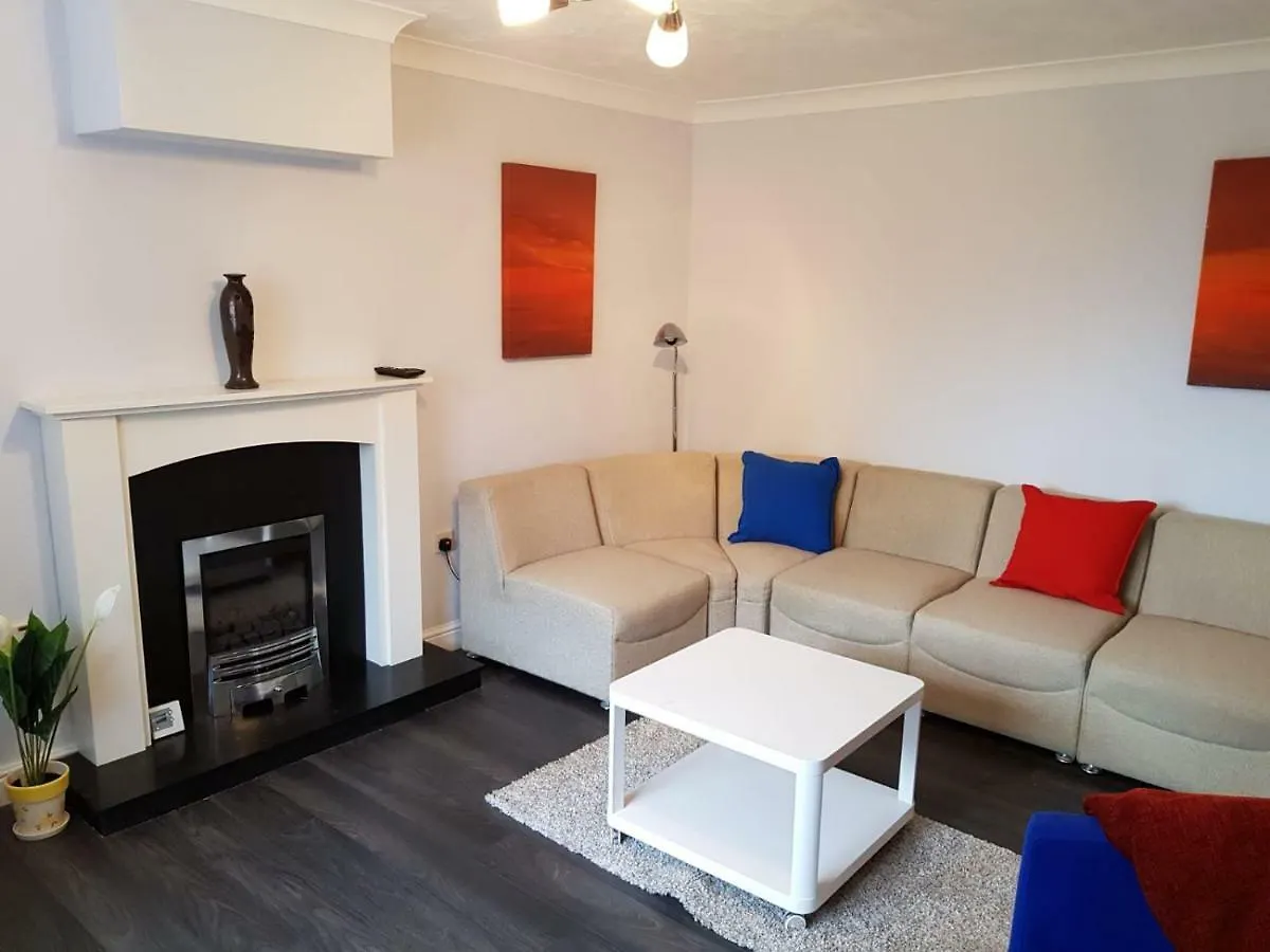 Penllech House - Huku Kwetu Notts - 3 Bedroom Spacious Lovely And Cosy With A Free Parking- Affordable And Suitable To Group Business Travellers Ноттингем